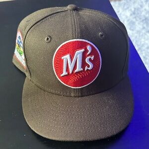 Brown Cap with Red Logo Seattle Mariners new era fitted hat size 7